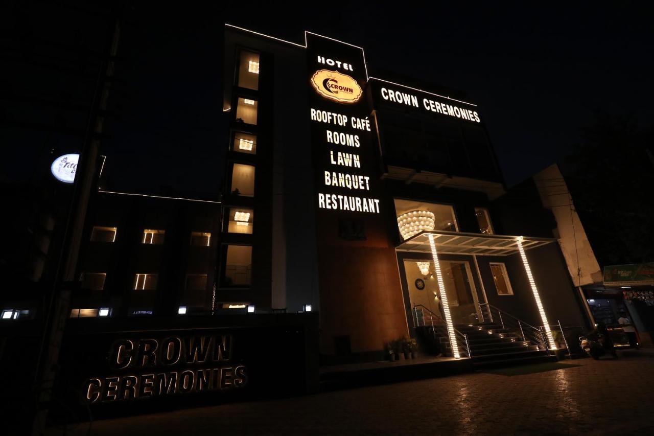 Crown Ceremonies Hotel Фаридабад Екстериор снимка